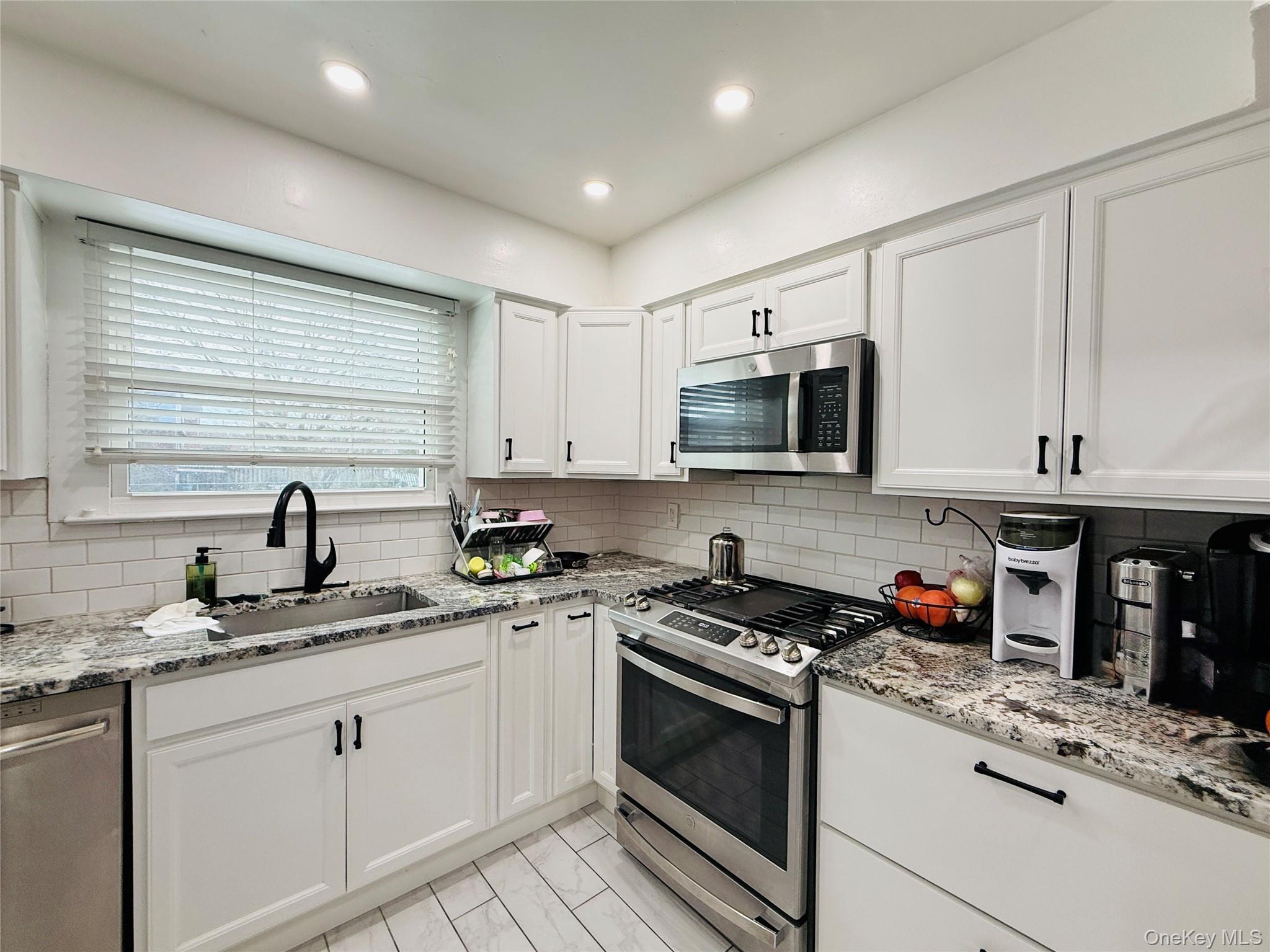 Single Family Waring  Bronx, NY 10469, MLS-968346-6