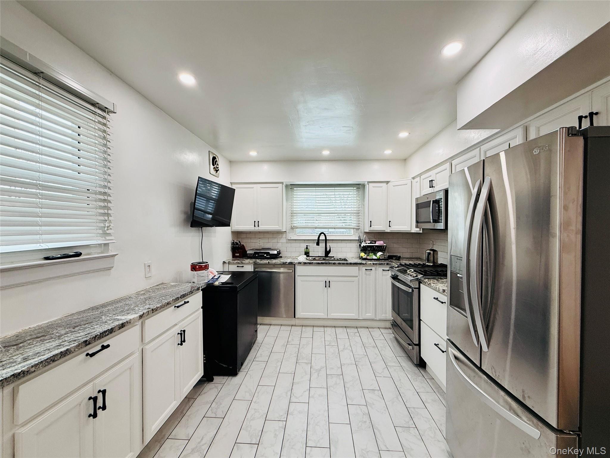 Single Family Waring  Bronx, NY 10469, MLS-968346-7