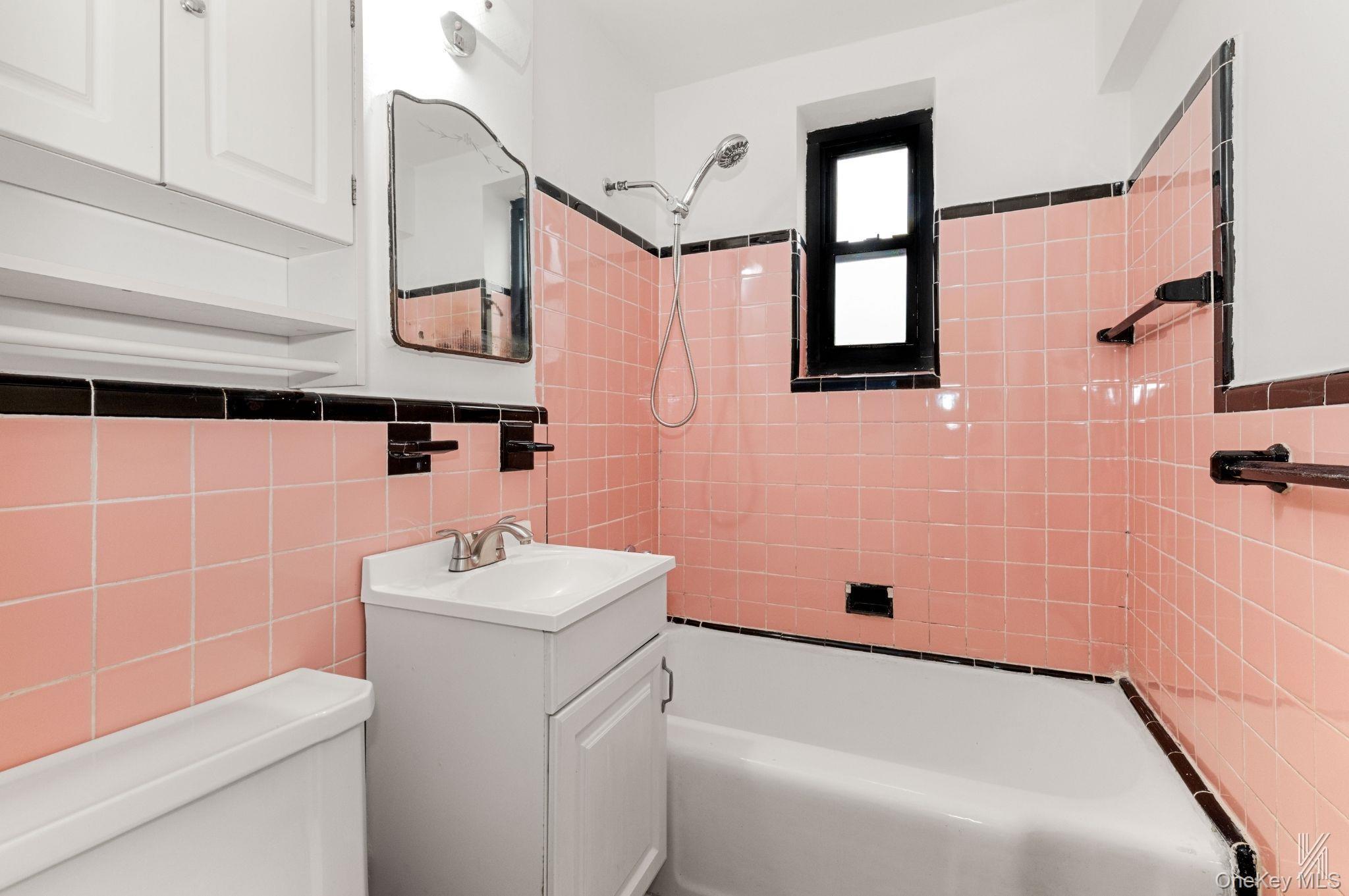 Condo 79th Queens, NY 11370, MLS-968358-16