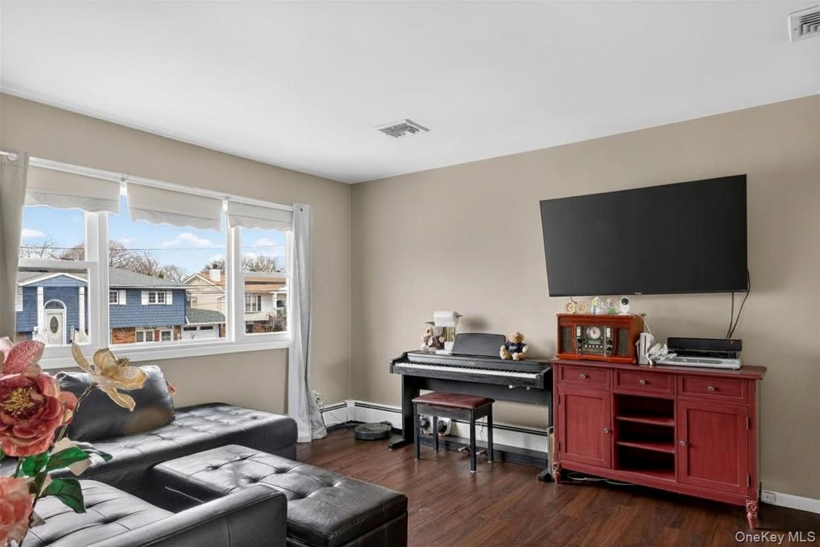 Single Family Kings  Suffolk County, NY 11757, MLS-968372-4