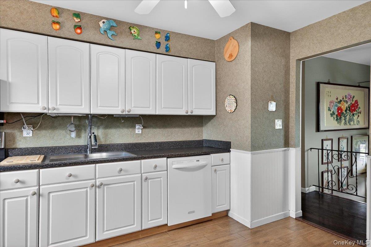 Single Family Kings  Suffolk County, NY 11757, MLS-968372-6