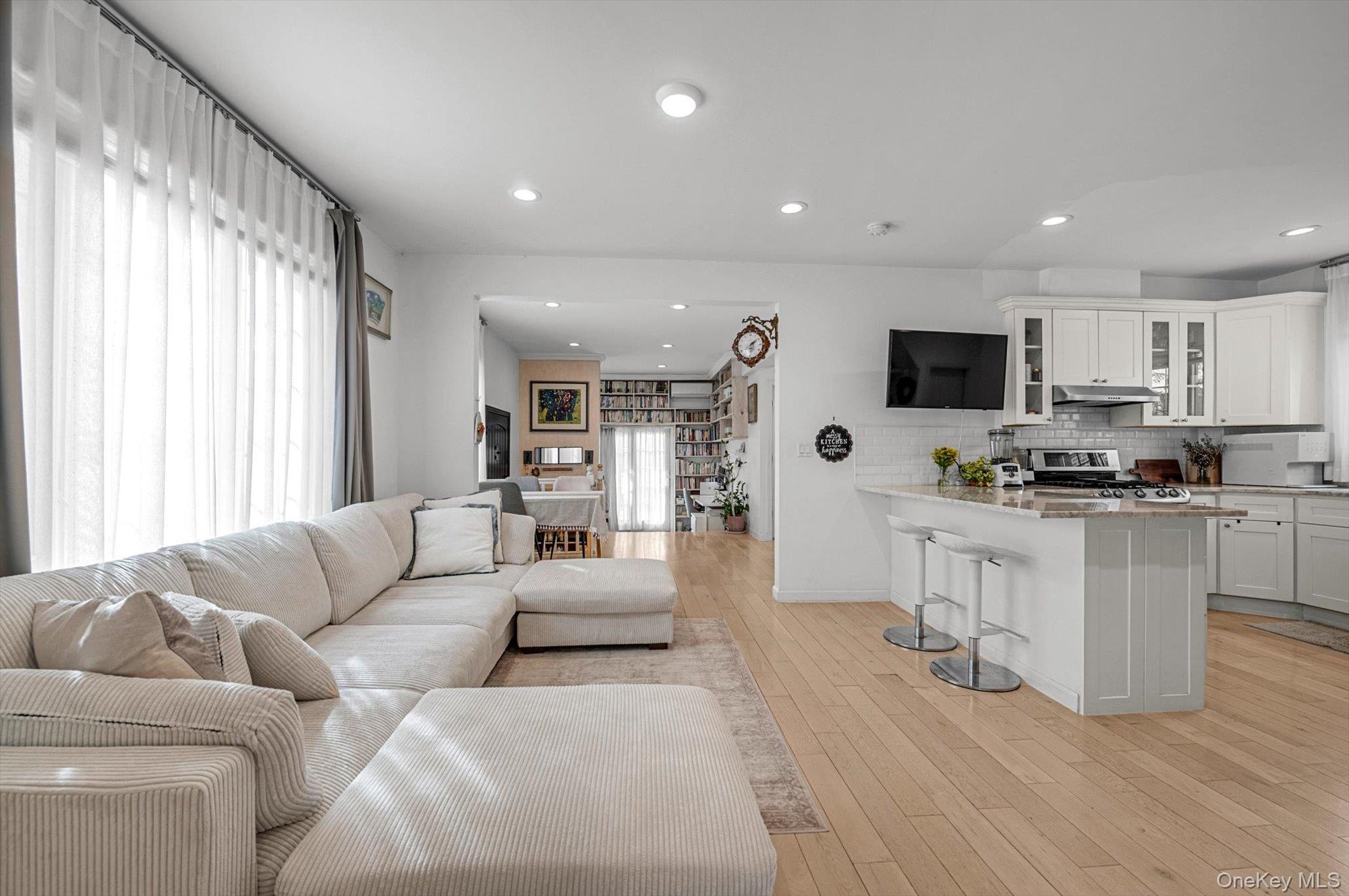 Single Family 215th  Queens, NY 11361, MLS-968431-2