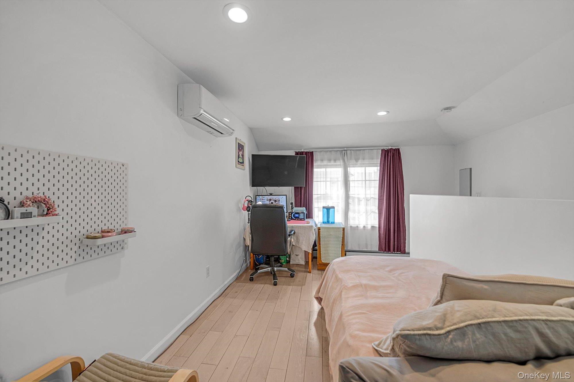 Single Family 215th  Queens, NY 11361, MLS-968431-8