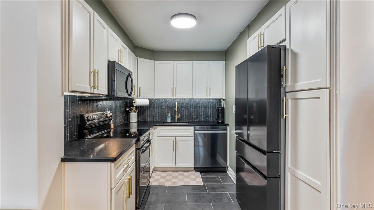 Coop 166th  Queens, NY 11357, MLS-968491-10