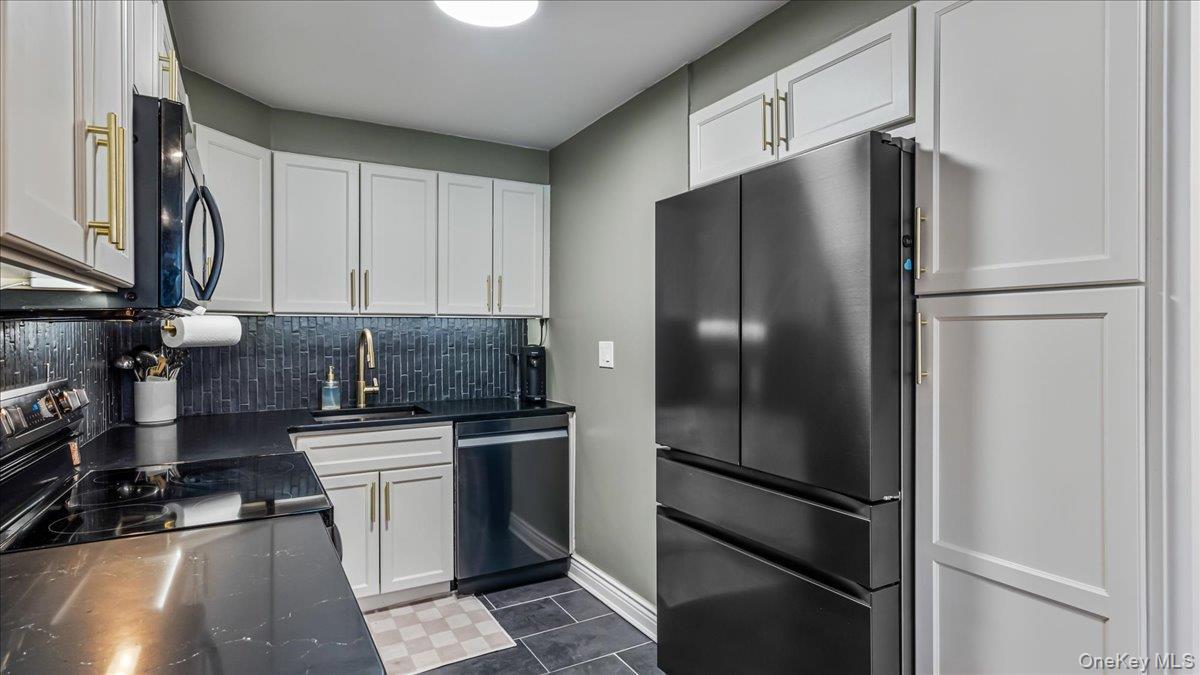 Coop 166th  Queens, NY 11357, MLS-968491-11