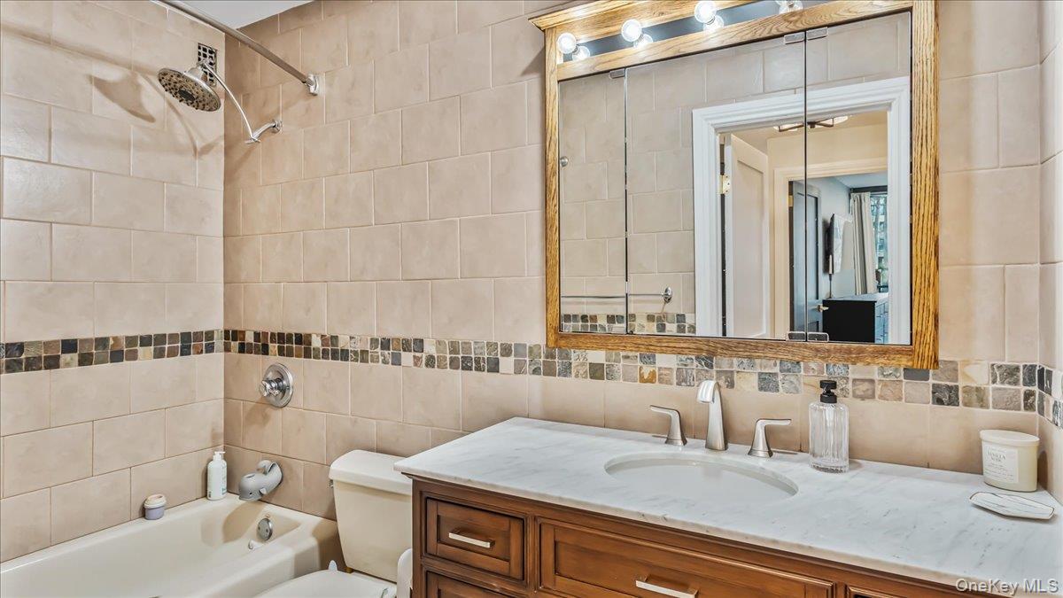 Coop 166th  Queens, NY 11357, MLS-968491-17