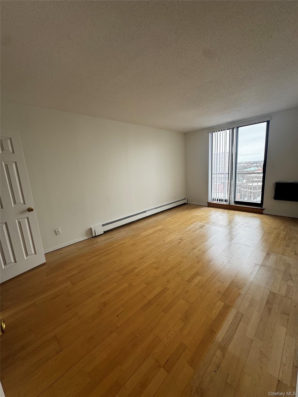 Condo Maple Ave  Queens, NY 11355, MLS-968514-14
