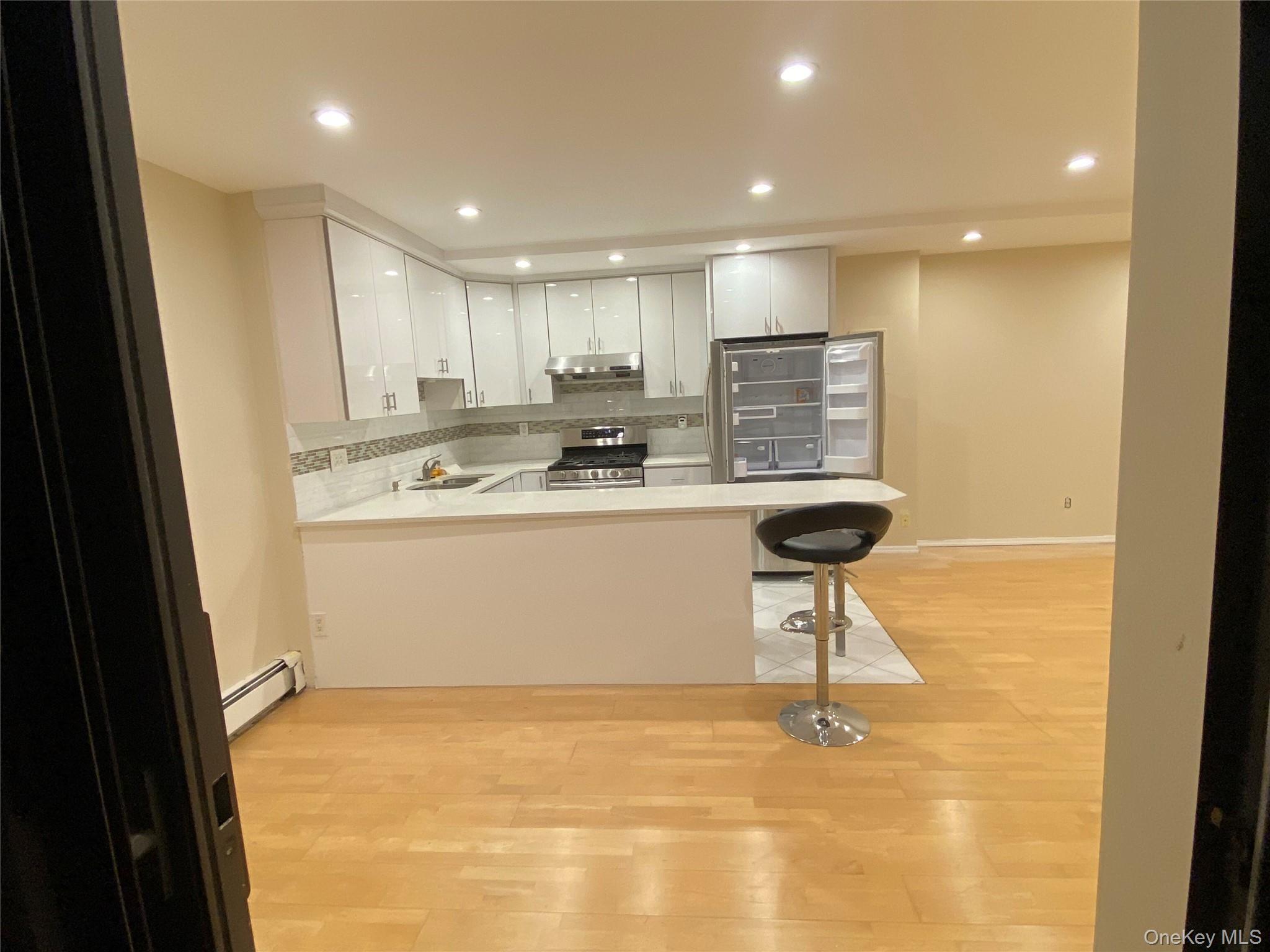 Condo Maple Ave  Queens, NY 11355, MLS-968514-8