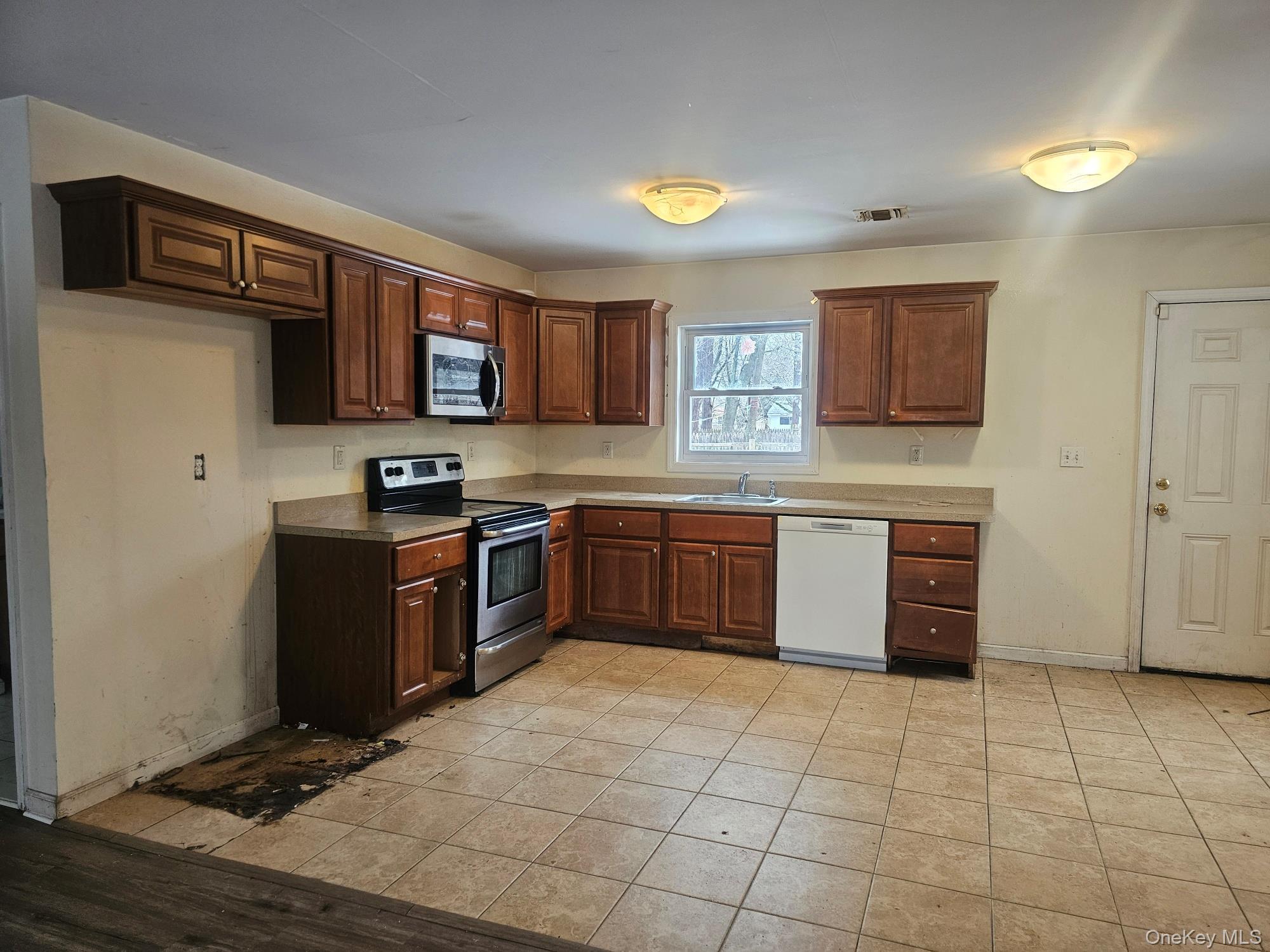 Single Family Taylor  Suffolk County, NY 11772, MLS-968563-5