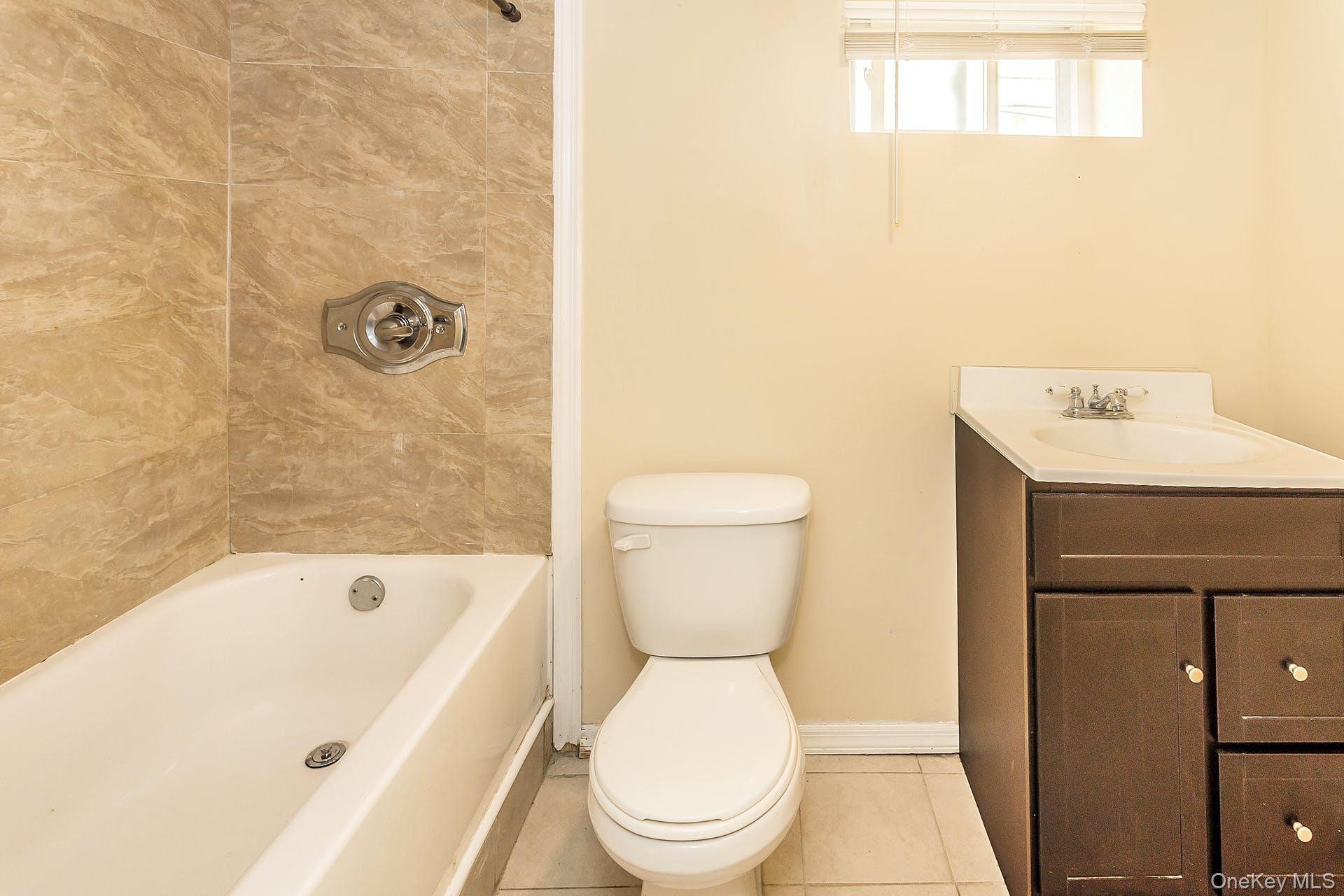 Single Family Cambridge  Nassau County, NY 11542, MLS-968568-28