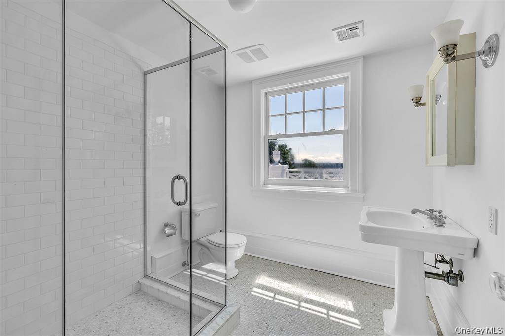 Single Family E Shore Road Suffolk County, NY 11743, MLS-968618-35