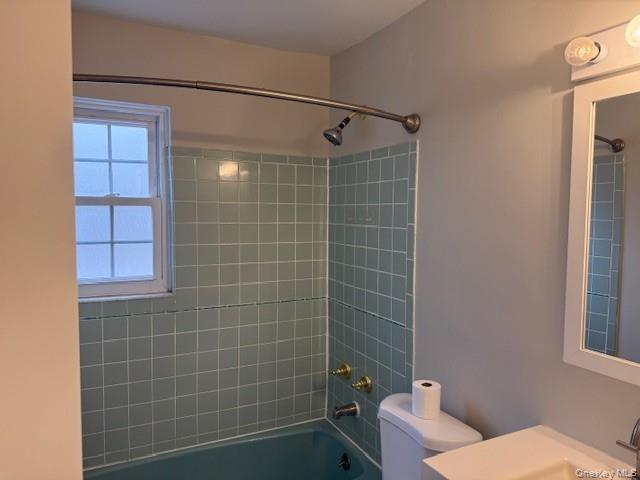 Condo Colonial  Dutchess County, NY 12508, MLS-968647-12