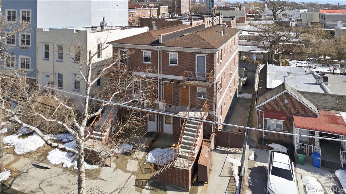 Single Family Laconia Bronx, NY 10469, MLS-968653-2