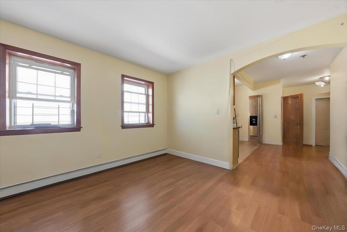 Single Family Laconia Bronx, NY 10469, MLS-968653-21