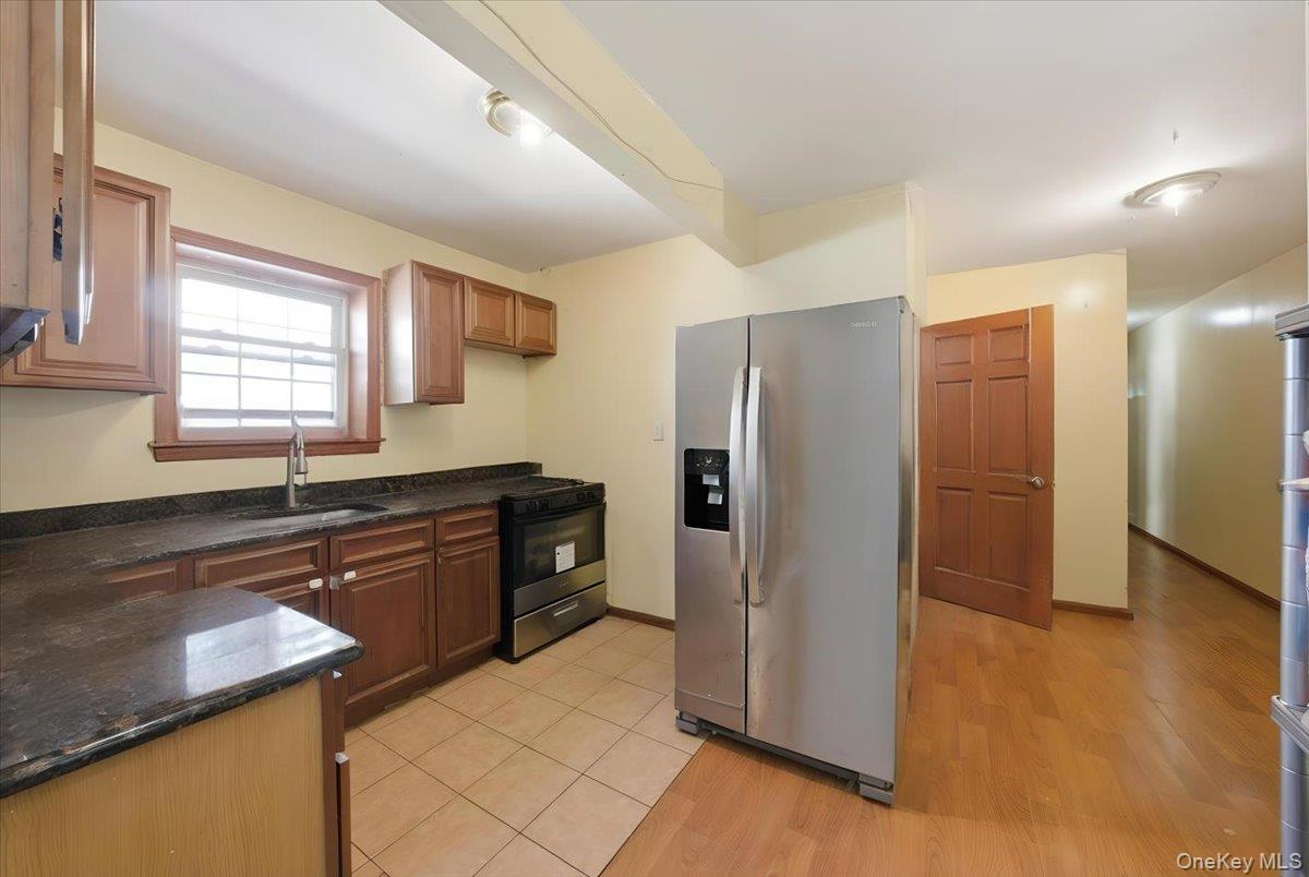 Single Family Laconia Bronx, NY 10469, MLS-968653-23