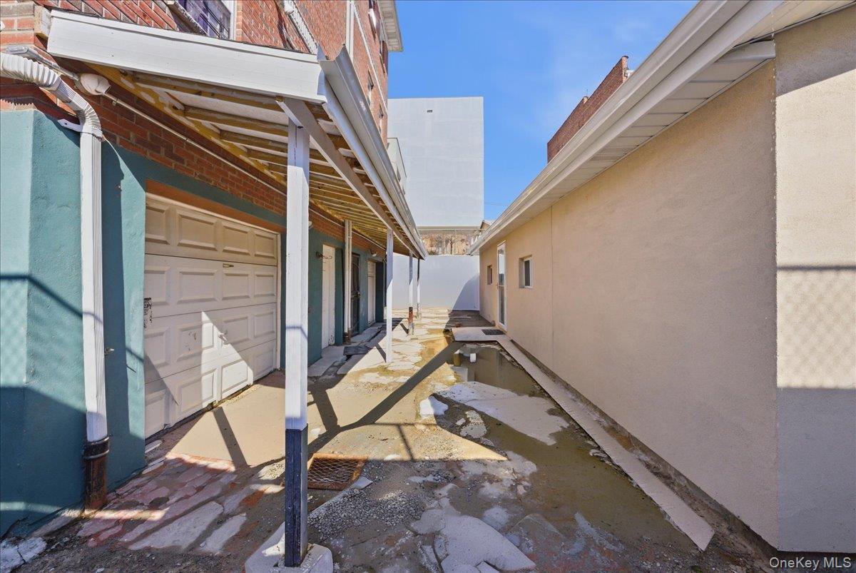 Single Family Laconia  Bronx, NY 10469, MLS-968653-25