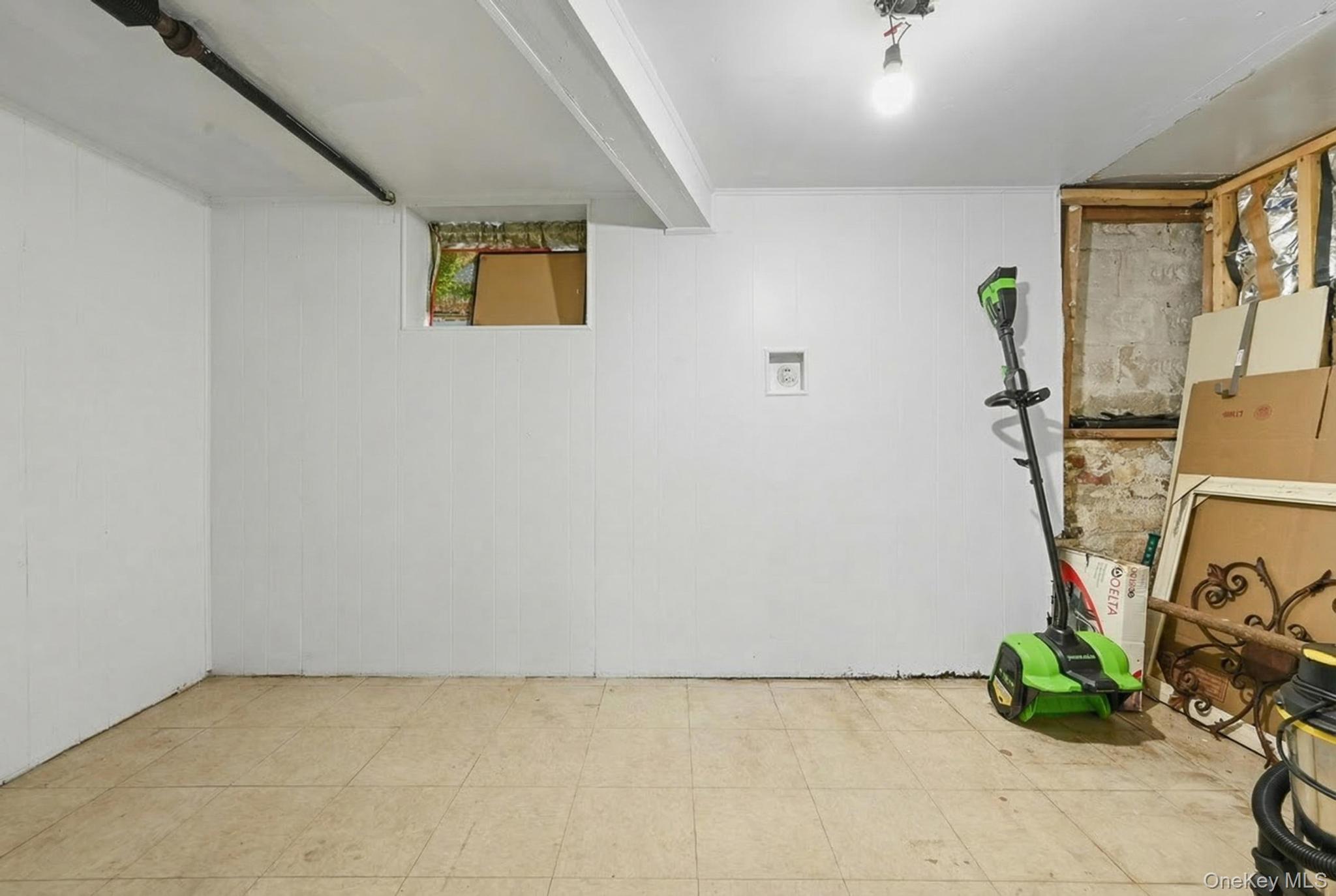 Single Family Chestnut  Brooklyn, NY 11208, MLS-968661-21