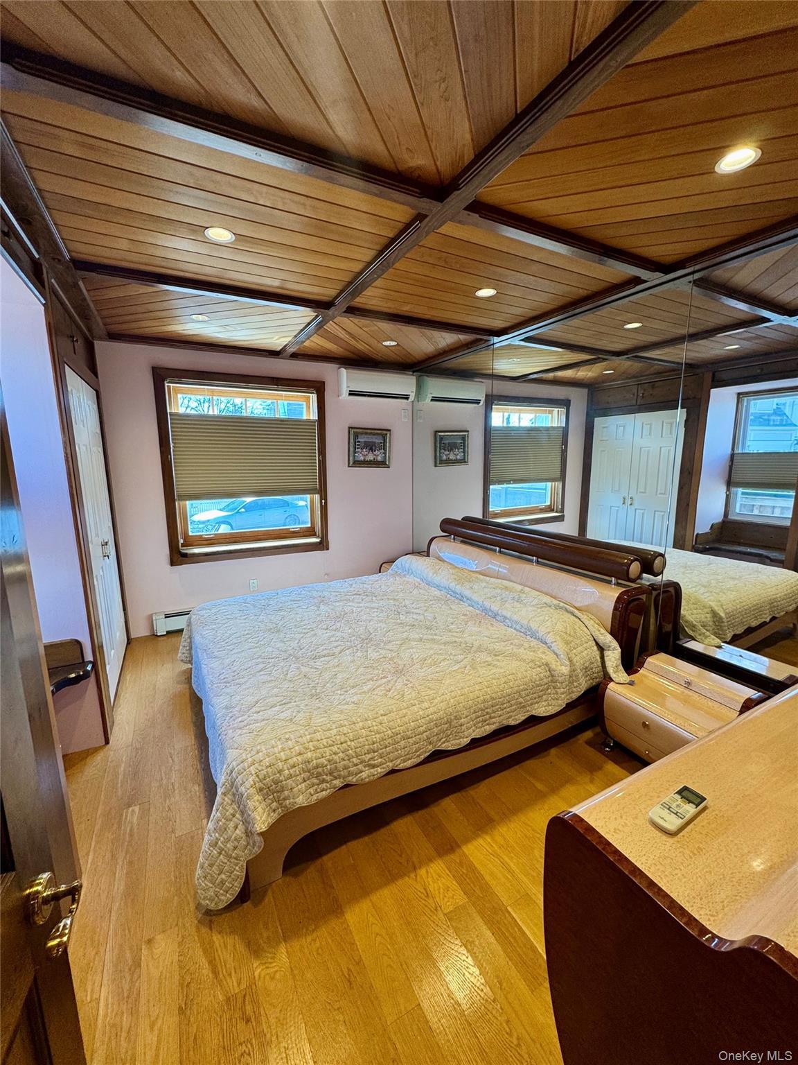 Single Family King  Bronx, NY 10464, MLS-968669-10