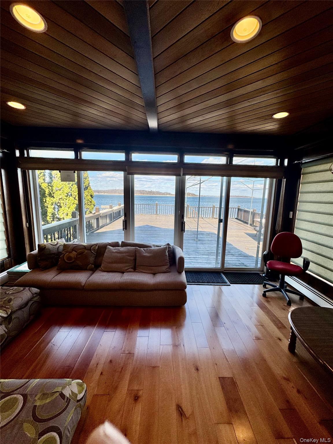 Single Family King  Bronx, NY 10464, MLS-968669-3