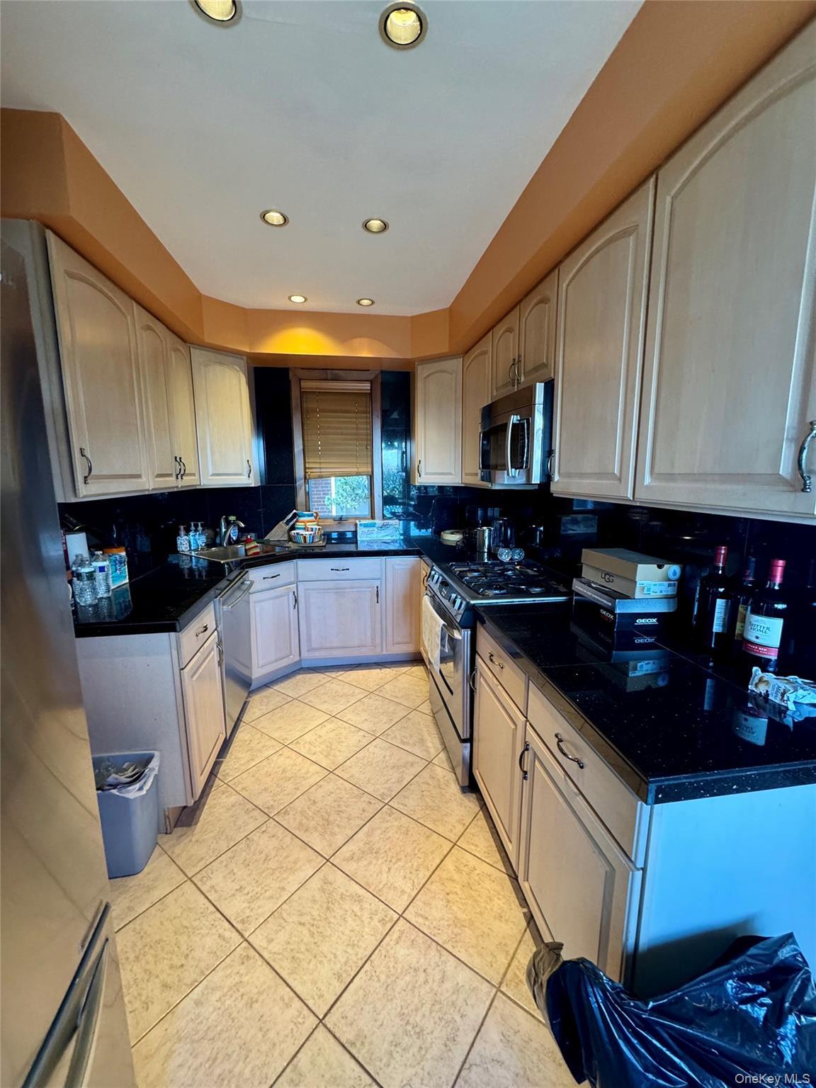 Single Family King  Bronx, NY 10464, MLS-968669-9