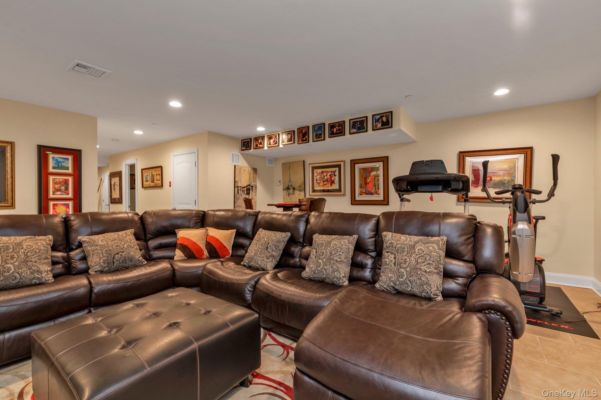 Condo Carman  Nassau County, NY 11590, MLS-968706-12