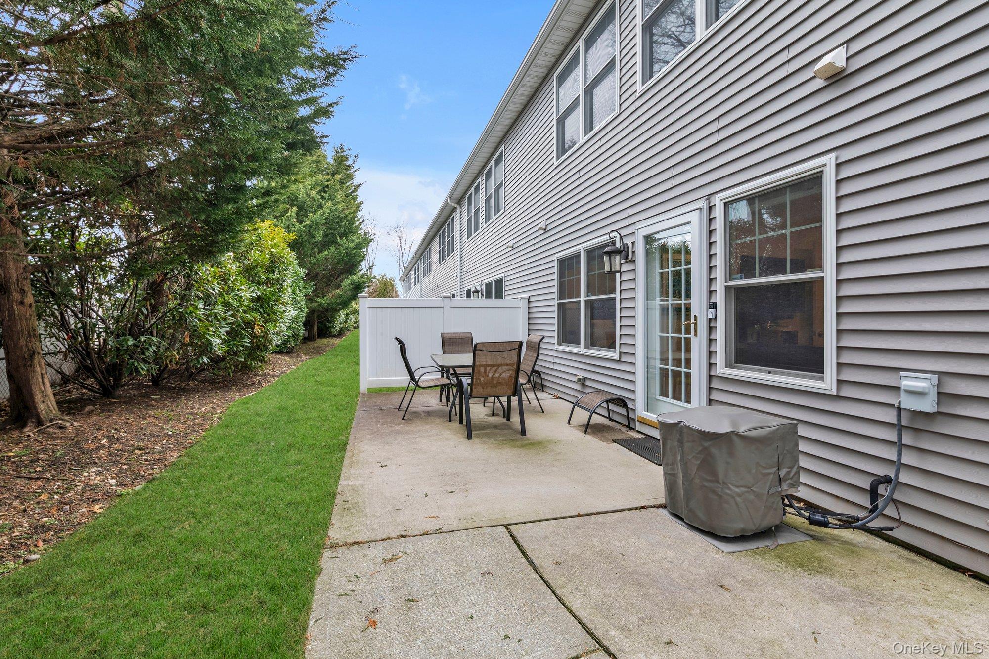 Condo Carman  Nassau County, NY 11590, MLS-968706-15