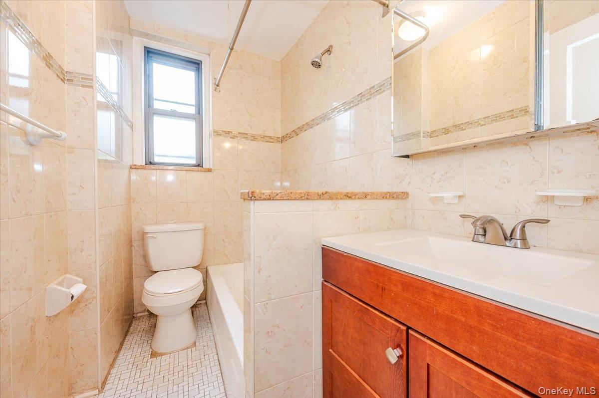 Coop Brady Bronx, NY 10462, MLS-968724-8