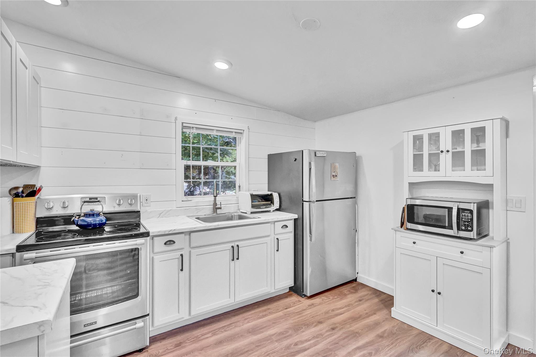 Single Family Hillcrest Suffolk County, NY 11933, MLS-968733-9