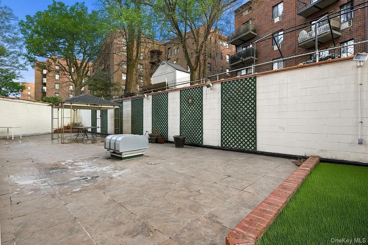 Condo 84th  Queens, NY 11435, MLS-968748-15