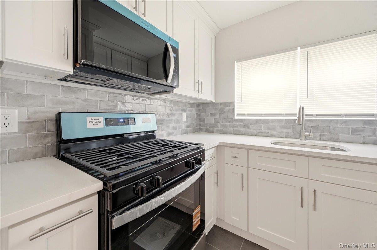 Single Family Griswold  Bronx, NY 10465, MLS-968771-10