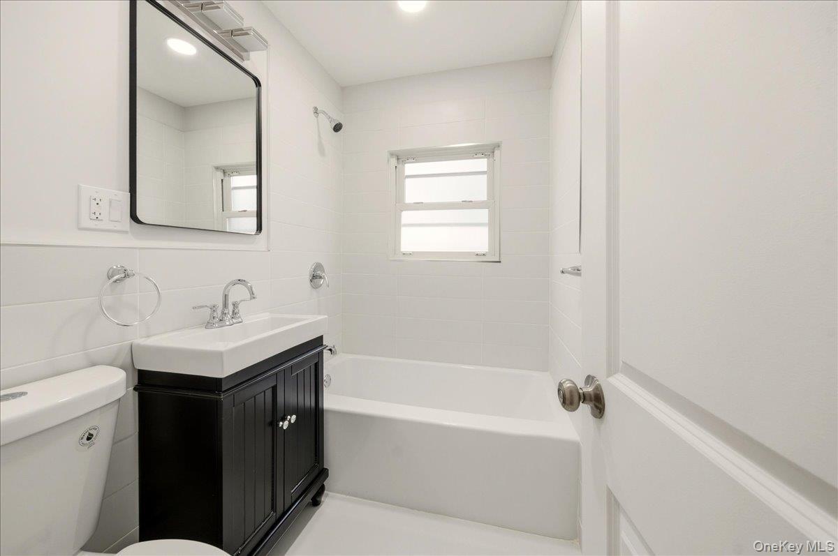 Single Family Griswold  Bronx, NY 10465, MLS-968771-13