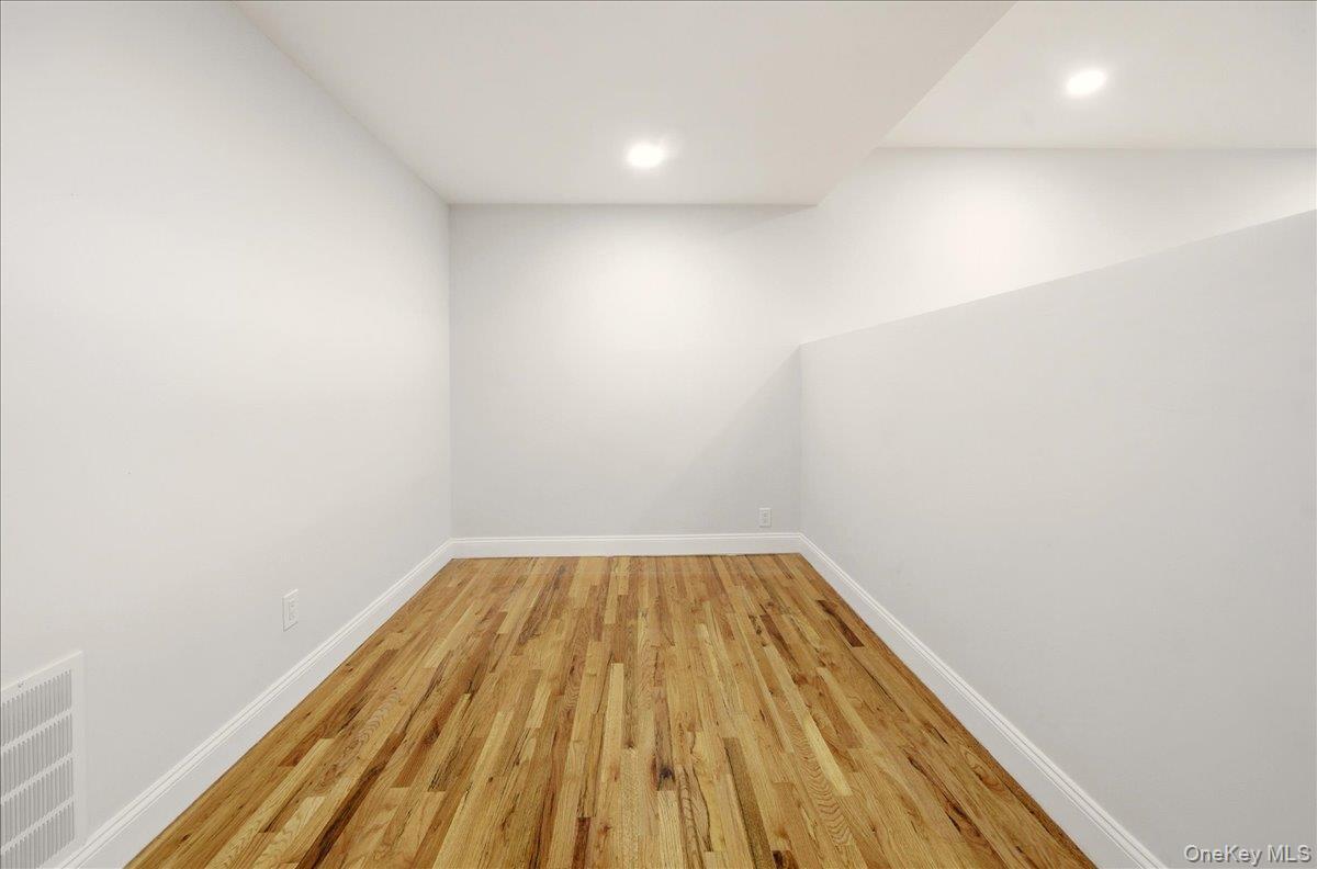 Single Family Griswold  Bronx, NY 10465, MLS-968771-15