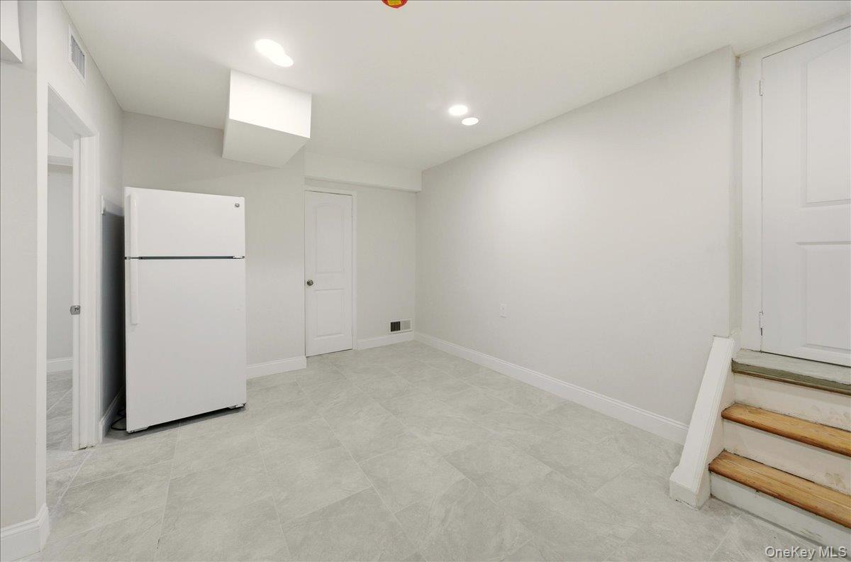 Single Family Griswold  Bronx, NY 10465, MLS-968771-22