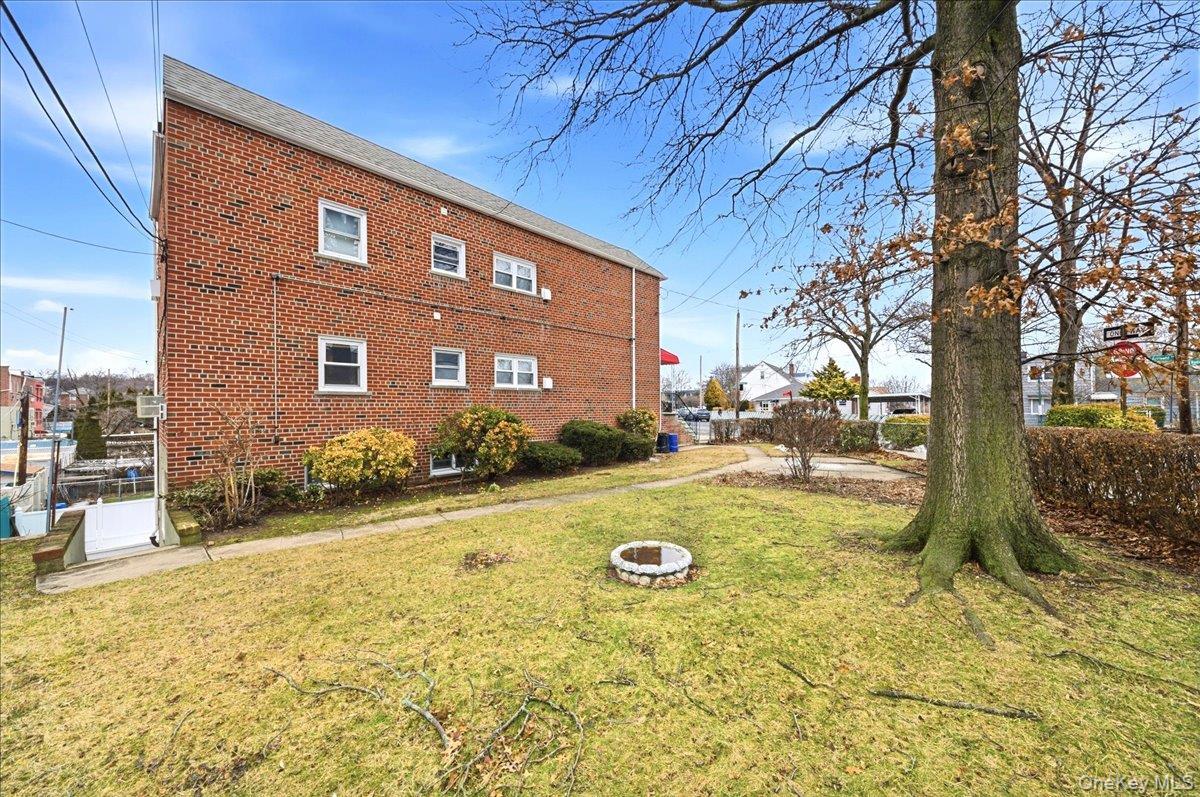 Single Family Griswold  Bronx, NY 10465, MLS-968771-3