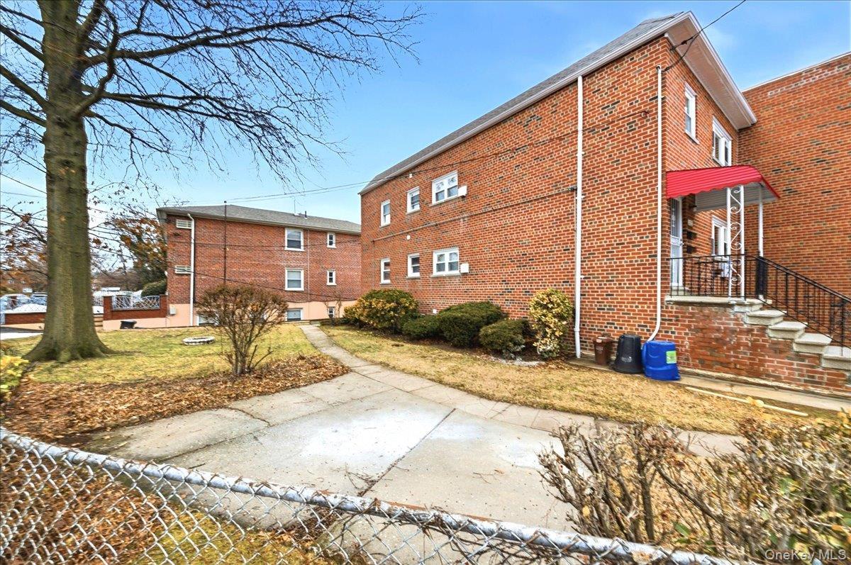 Single Family Griswold  Bronx, NY 10465, MLS-968771-4