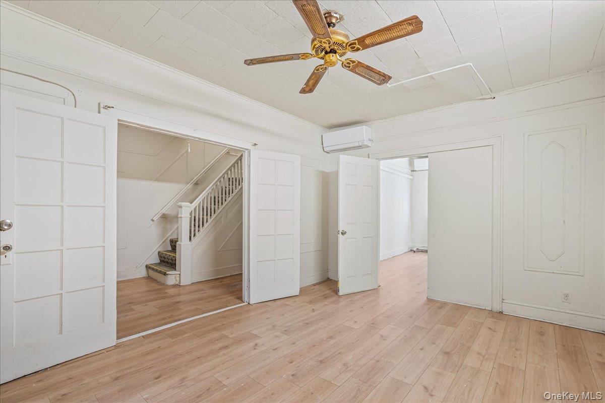 Single Family 81st  Queens, NY 11416, MLS-968827-6