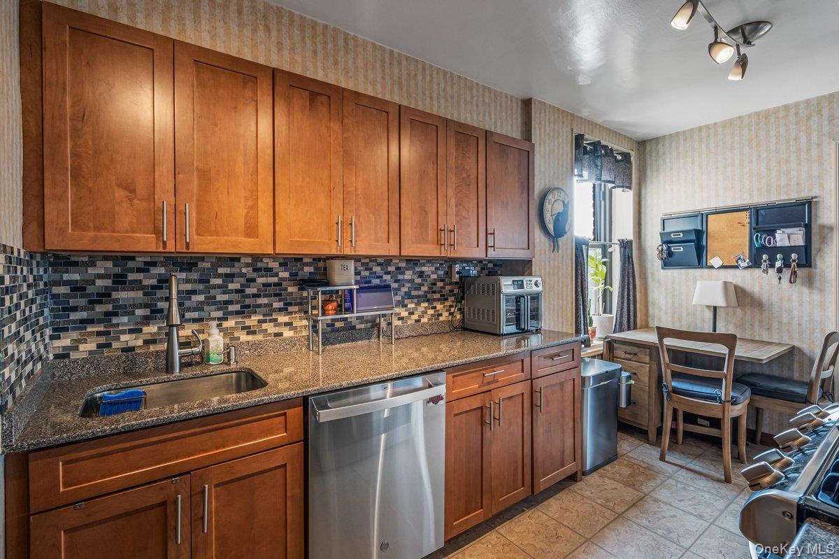 Coop Corporal Kennedy St  Queens, NY 11360, MLS-968835-2