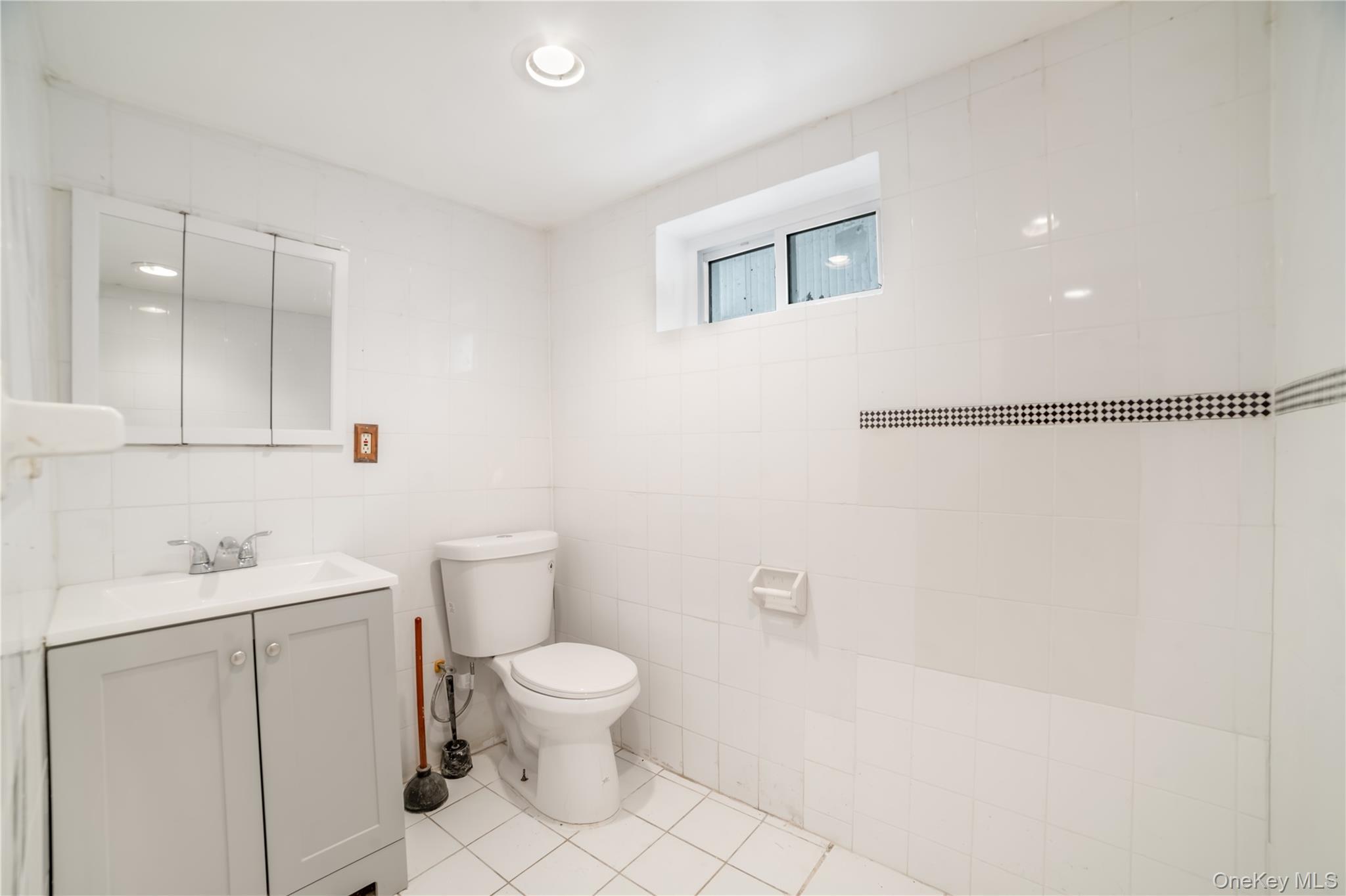 Single Family Winchester Queens, NY 11427, MLS-968850-28