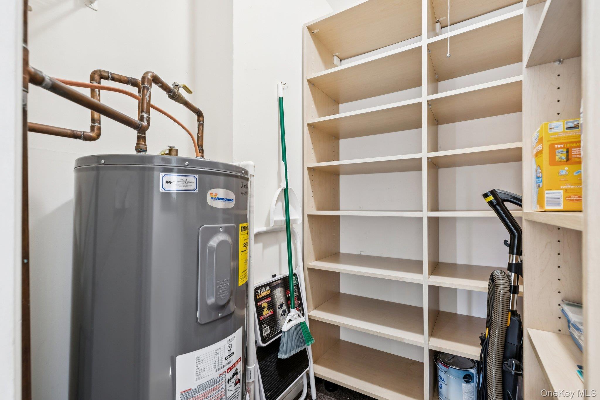 Condo Drew  Suffolk County, NY 11780, MLS-968859-16