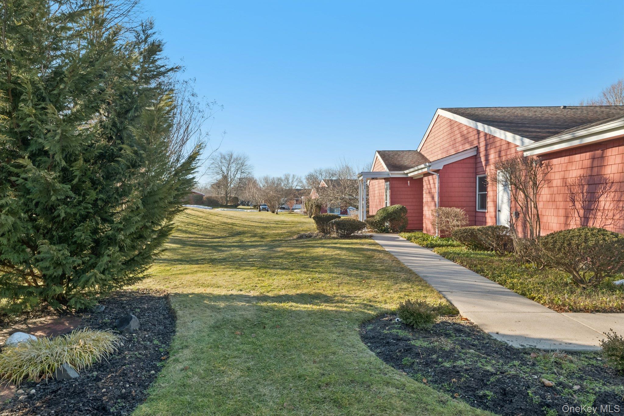 Condo Drew  Suffolk County, NY 11780, MLS-968859-2