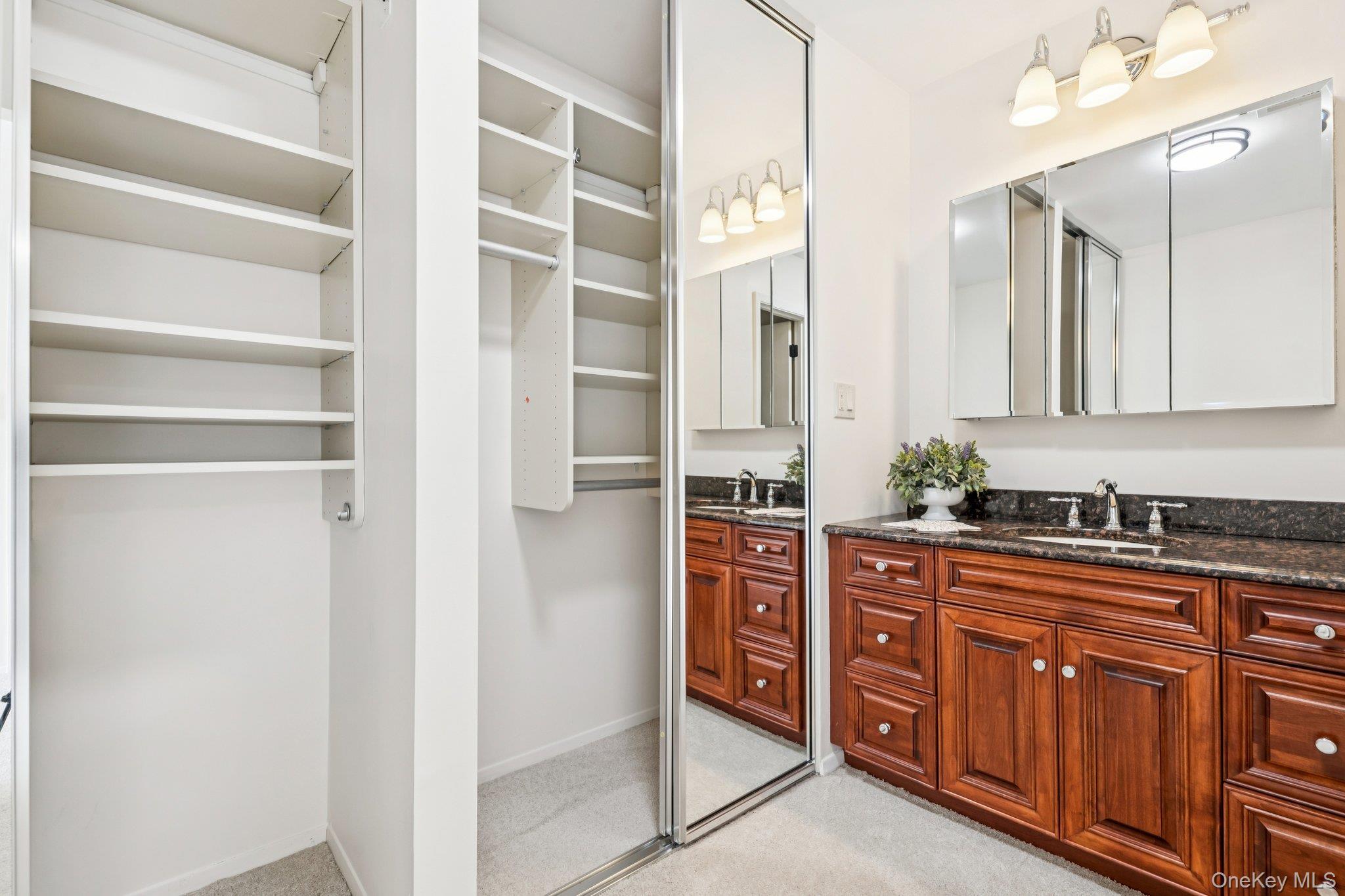 Condo Drew  Suffolk County, NY 11780, MLS-968859-25