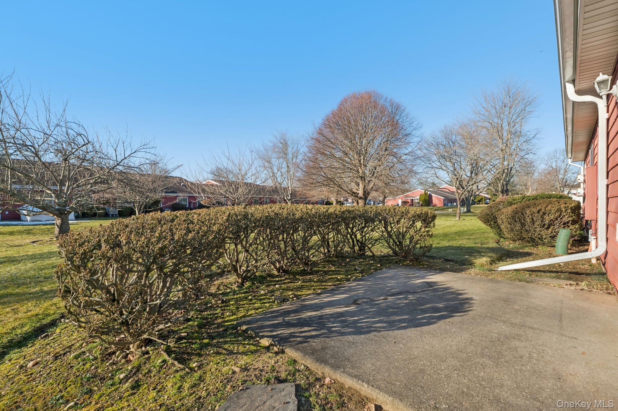 Condo Drew  Suffolk County, NY 11780, MLS-968859-27