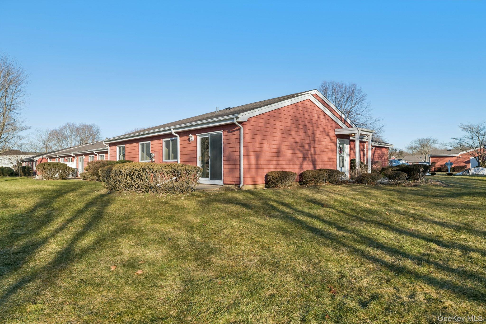 Condo Drew  Suffolk County, NY 11780, MLS-968859-28