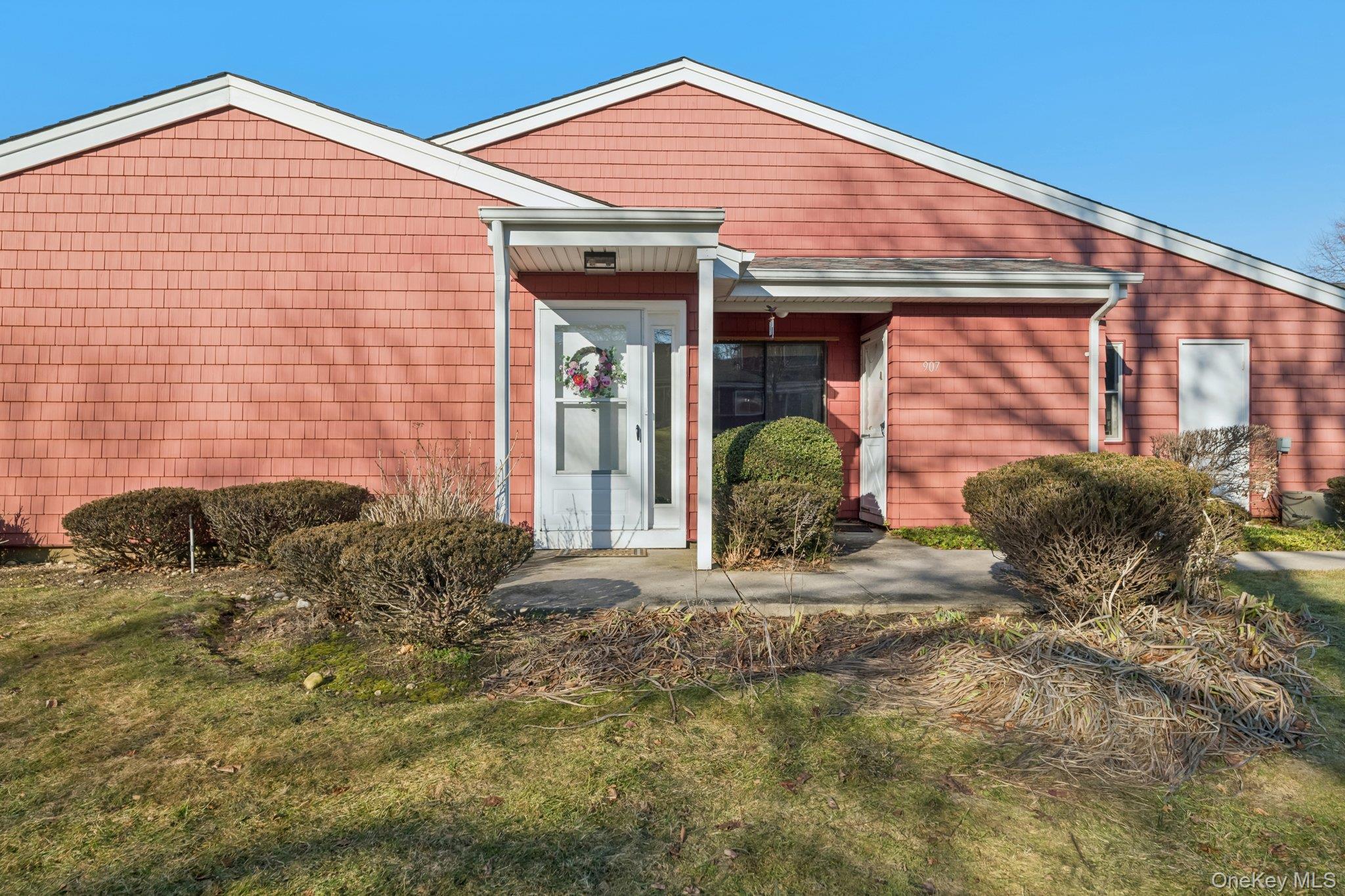 Condo Drew  Suffolk County, NY 11780, MLS-968859-3