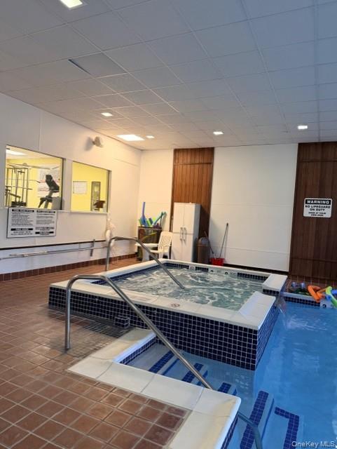 Condo Drew  Suffolk County, NY 11780, MLS-968859-40