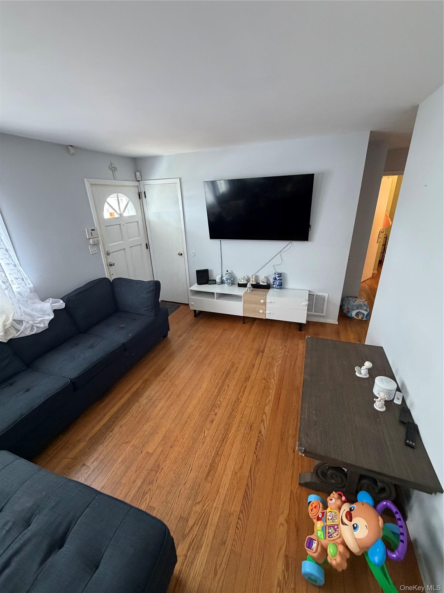 Single Family Eastwood Boulevard  Suffolk County, NY 11720, MLS-968874-2
