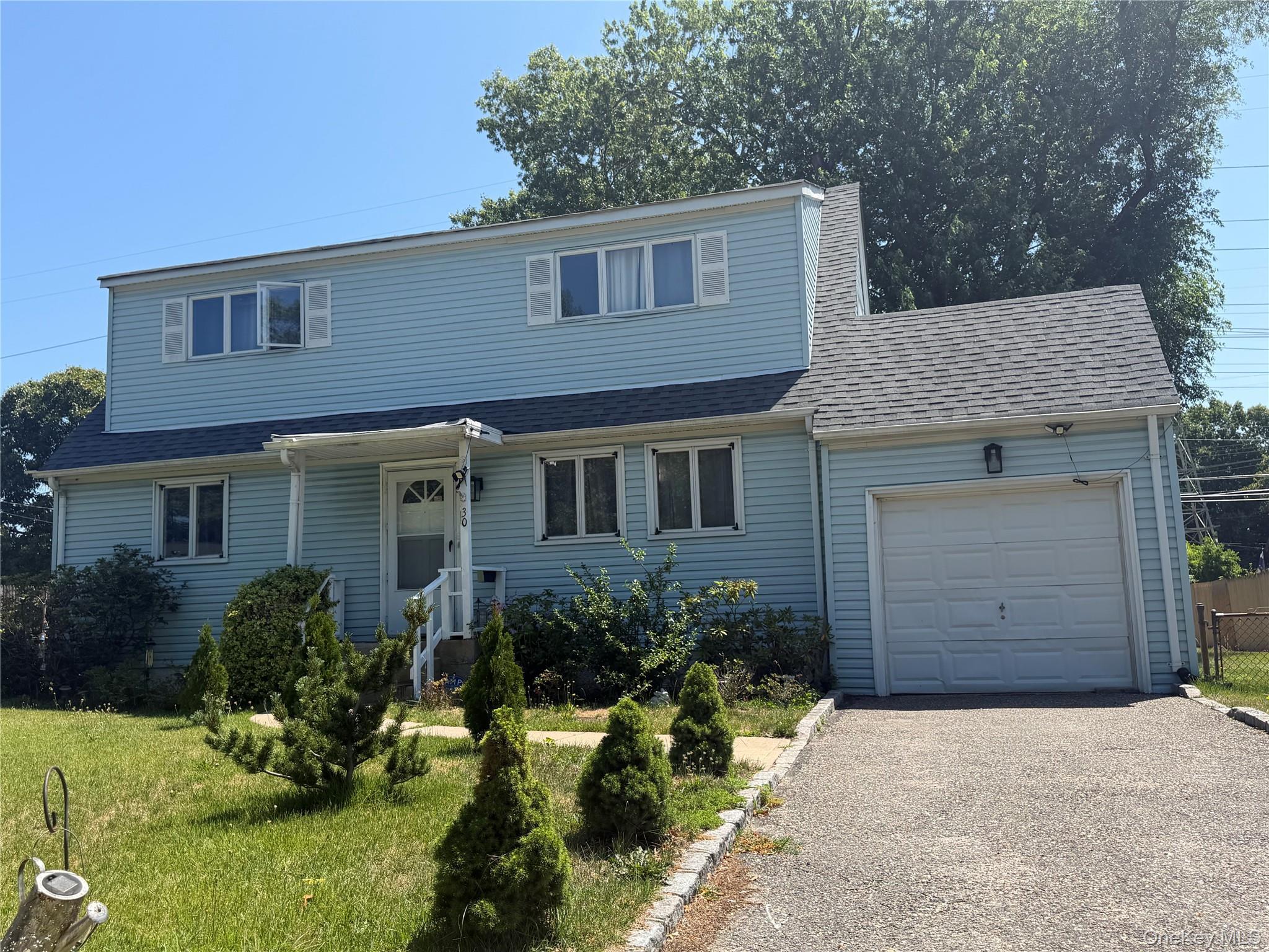 Single Family Eastwood Boulevard  Suffolk County, NY 11720, MLS-968874-37