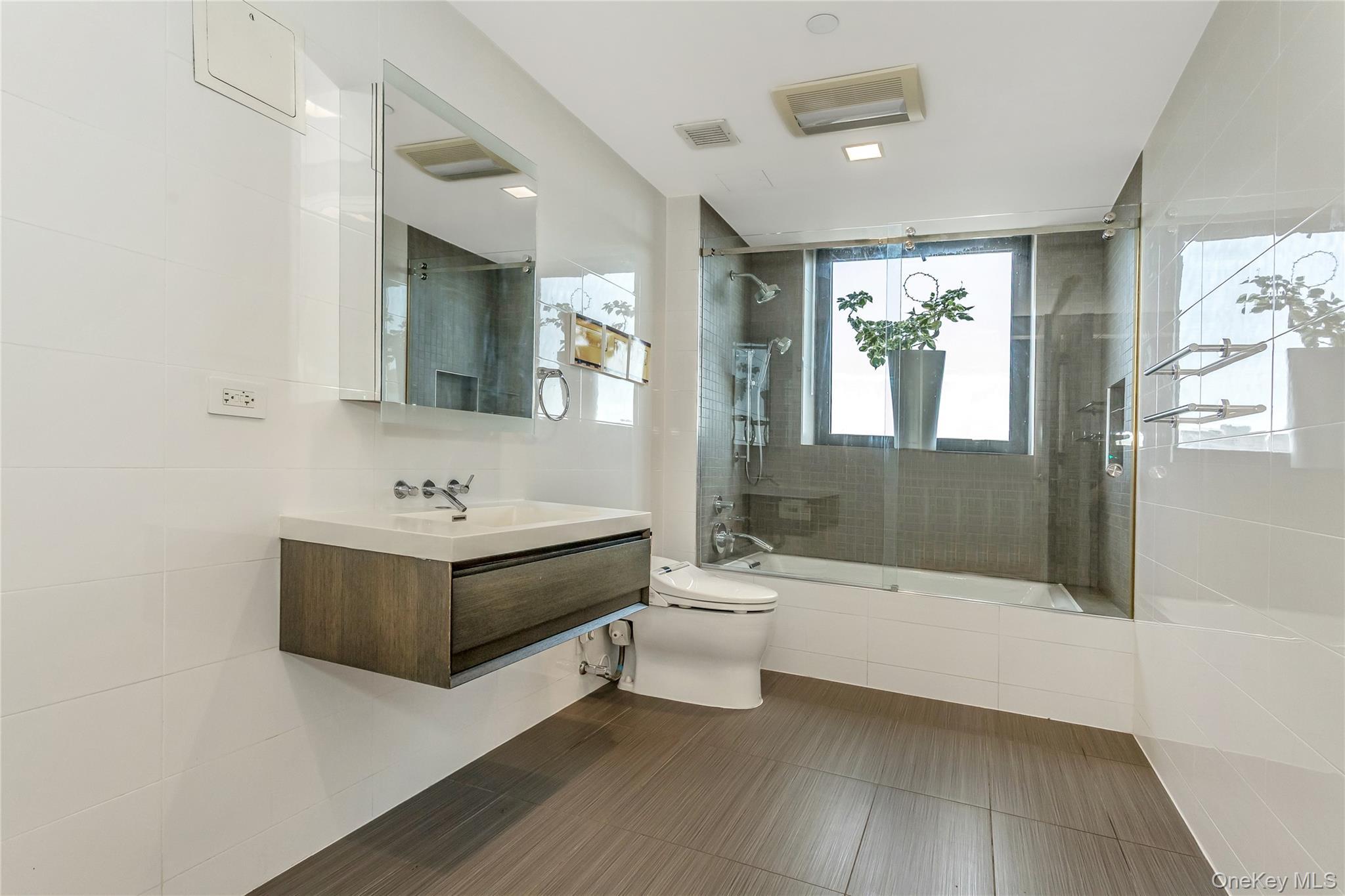 Condo Prince  Queens, NY 11354, MLS-968876-19