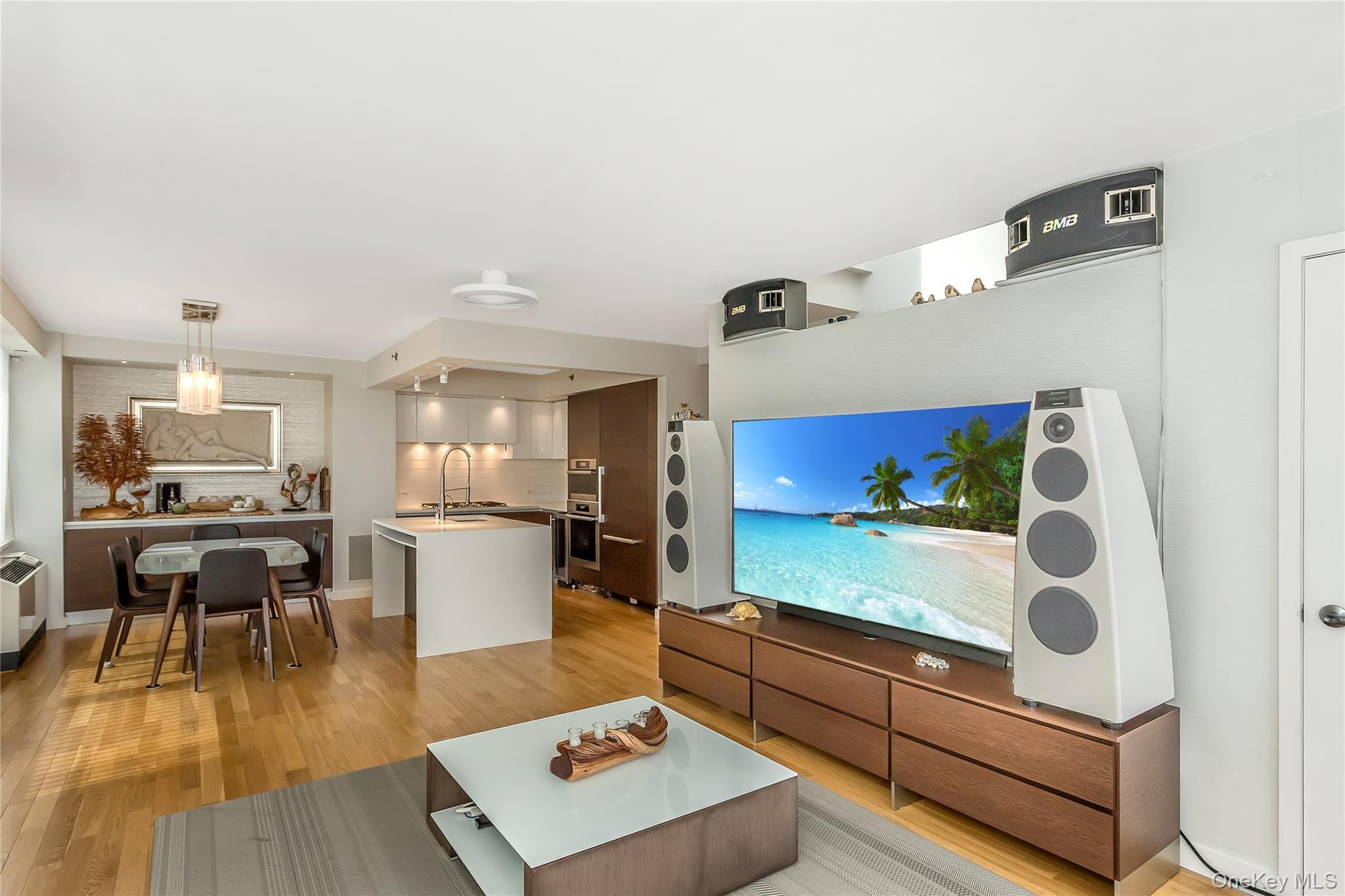 Condo Prince  Queens, NY 11354, MLS-968876-4