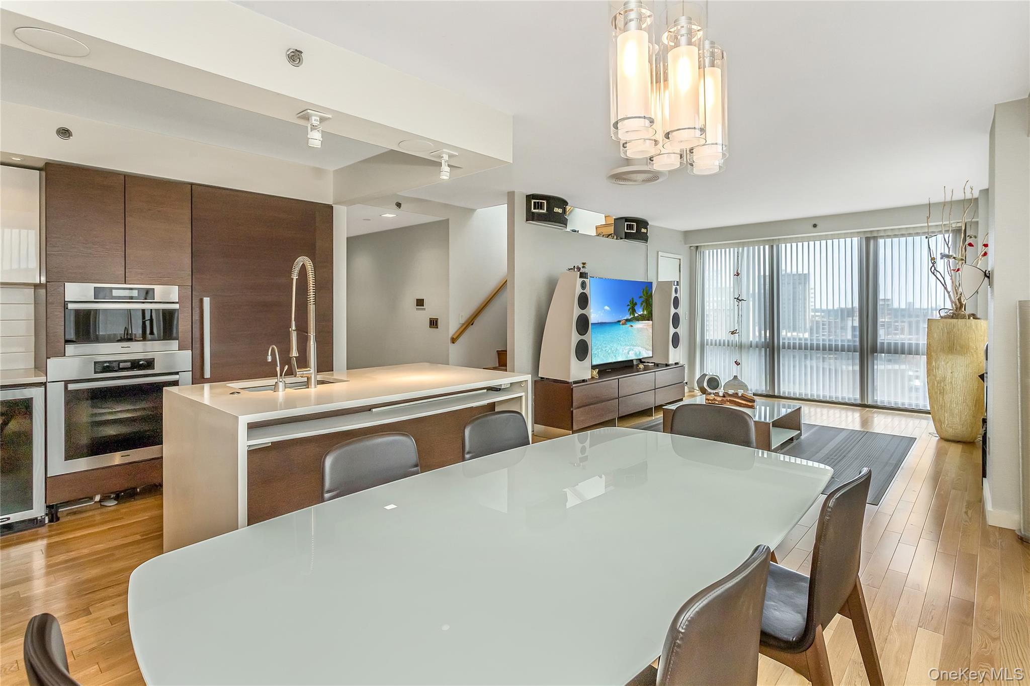 Condo Prince  Queens, NY 11354, MLS-968876-5